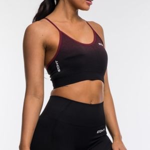 Echt Arise Ombre Sportsbra in Berry